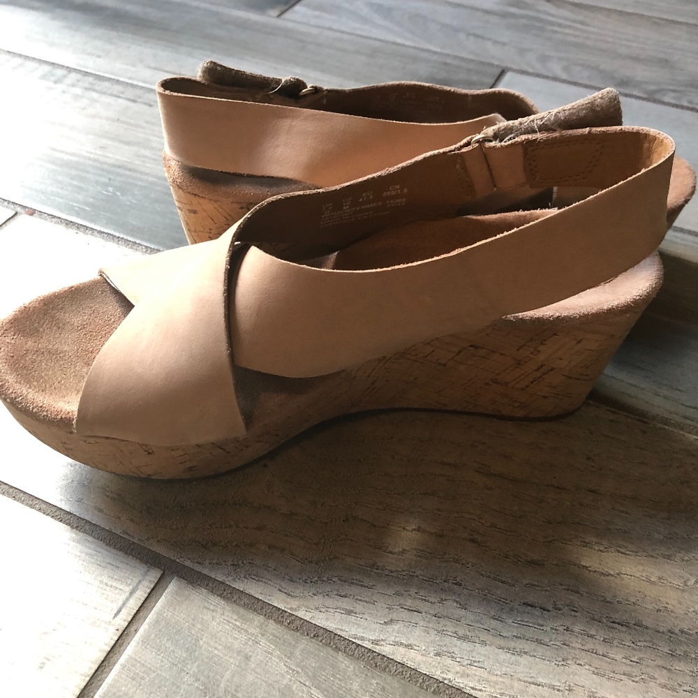 Clark's Cork Wedge Sandals - Picture 4 of 4